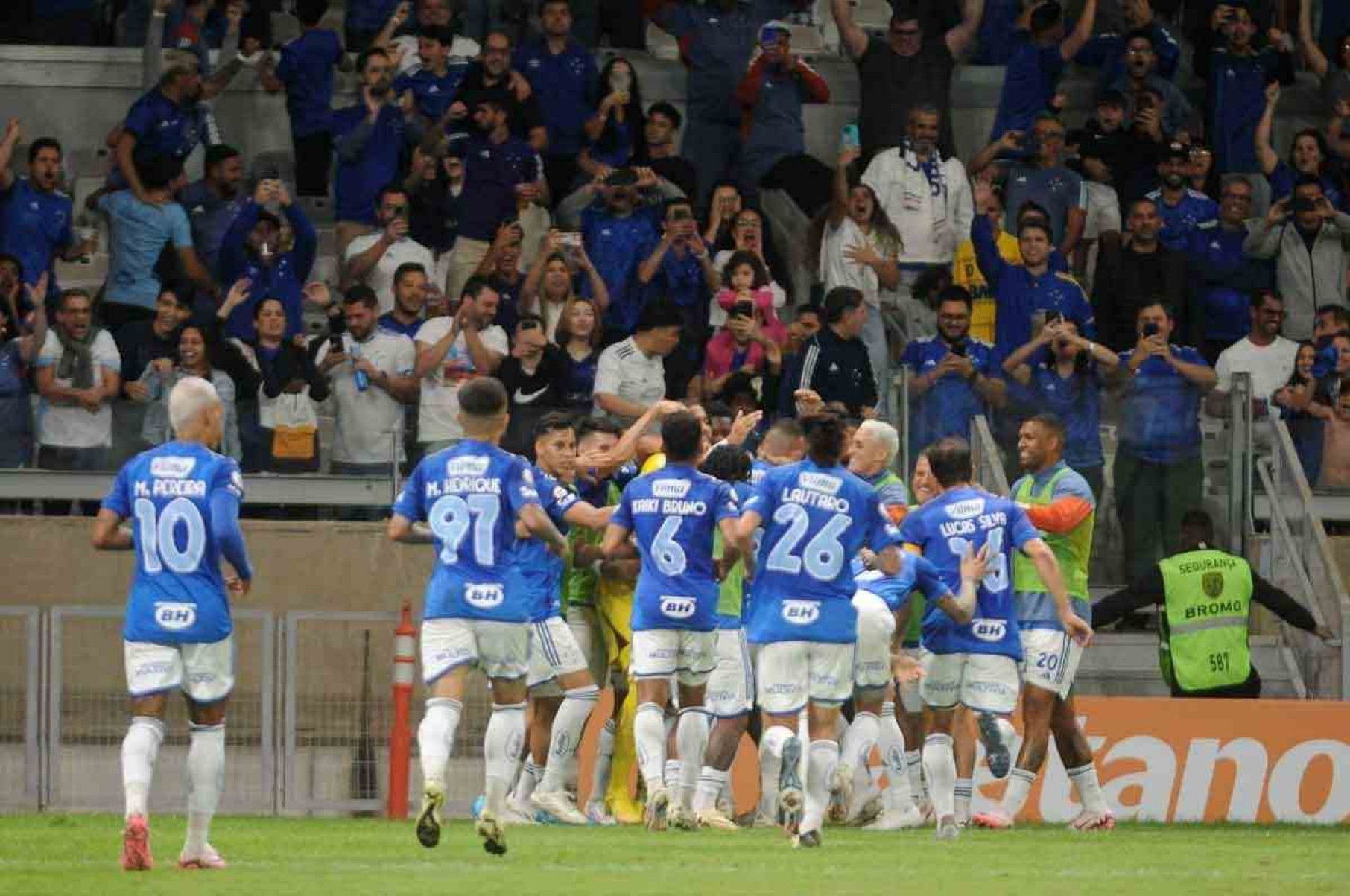 O Cruzeiro é o favorito em horário indecente e país violento