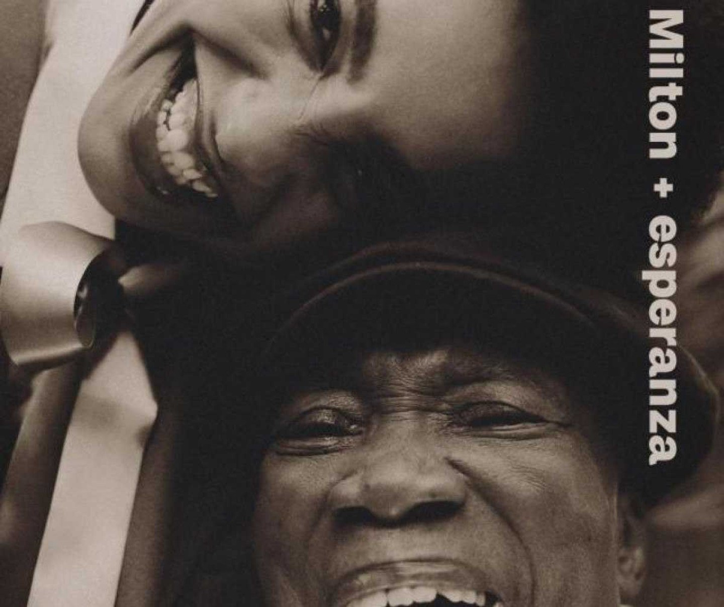 Milton Nascimento e Esperanza Spalding estão sorridentes na capa do disco Milton + Esperanza