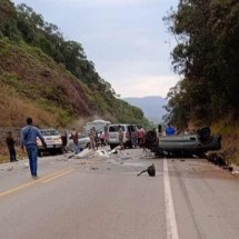 MG: motociclista tem braço e perna amputados em acidente; uma pessoa morreu - Redes sociais/Reprodução