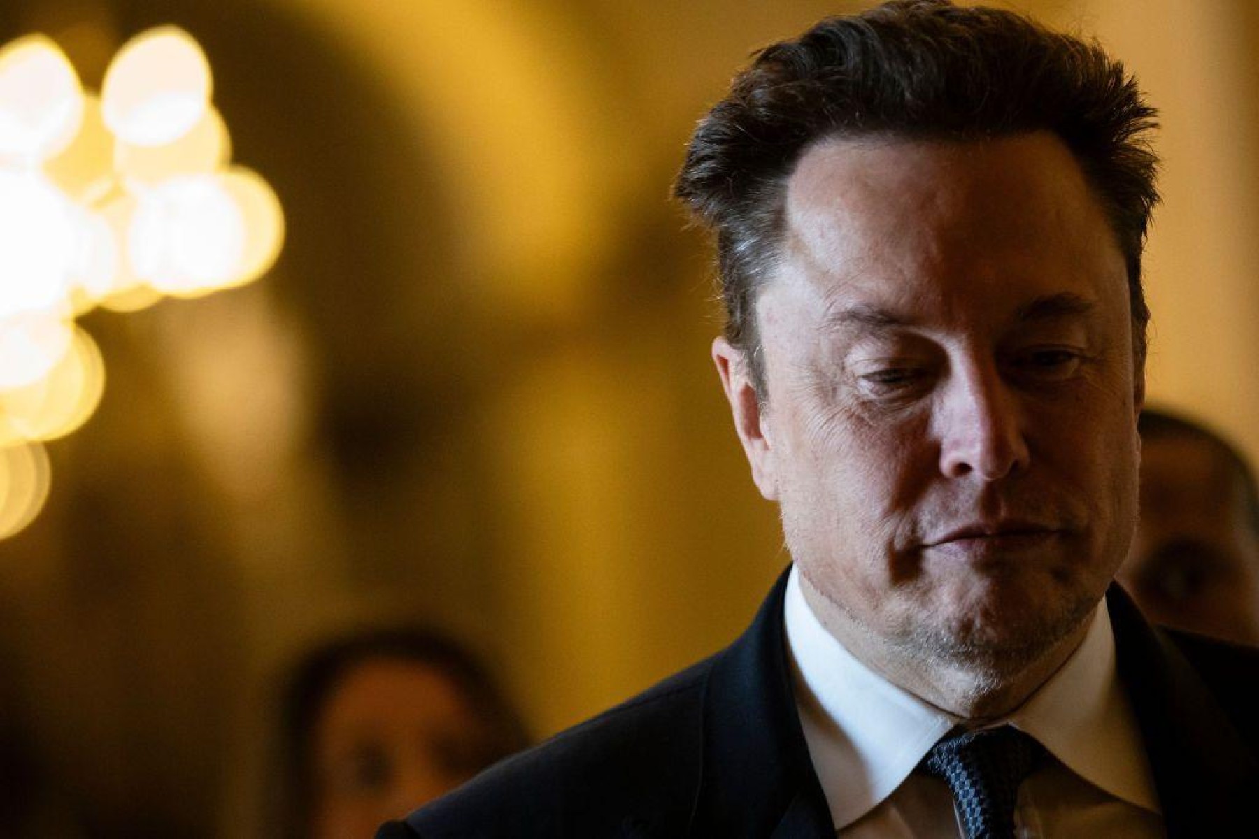 Musk choca com comunicado e deixa usuários do 'X' perplexos 