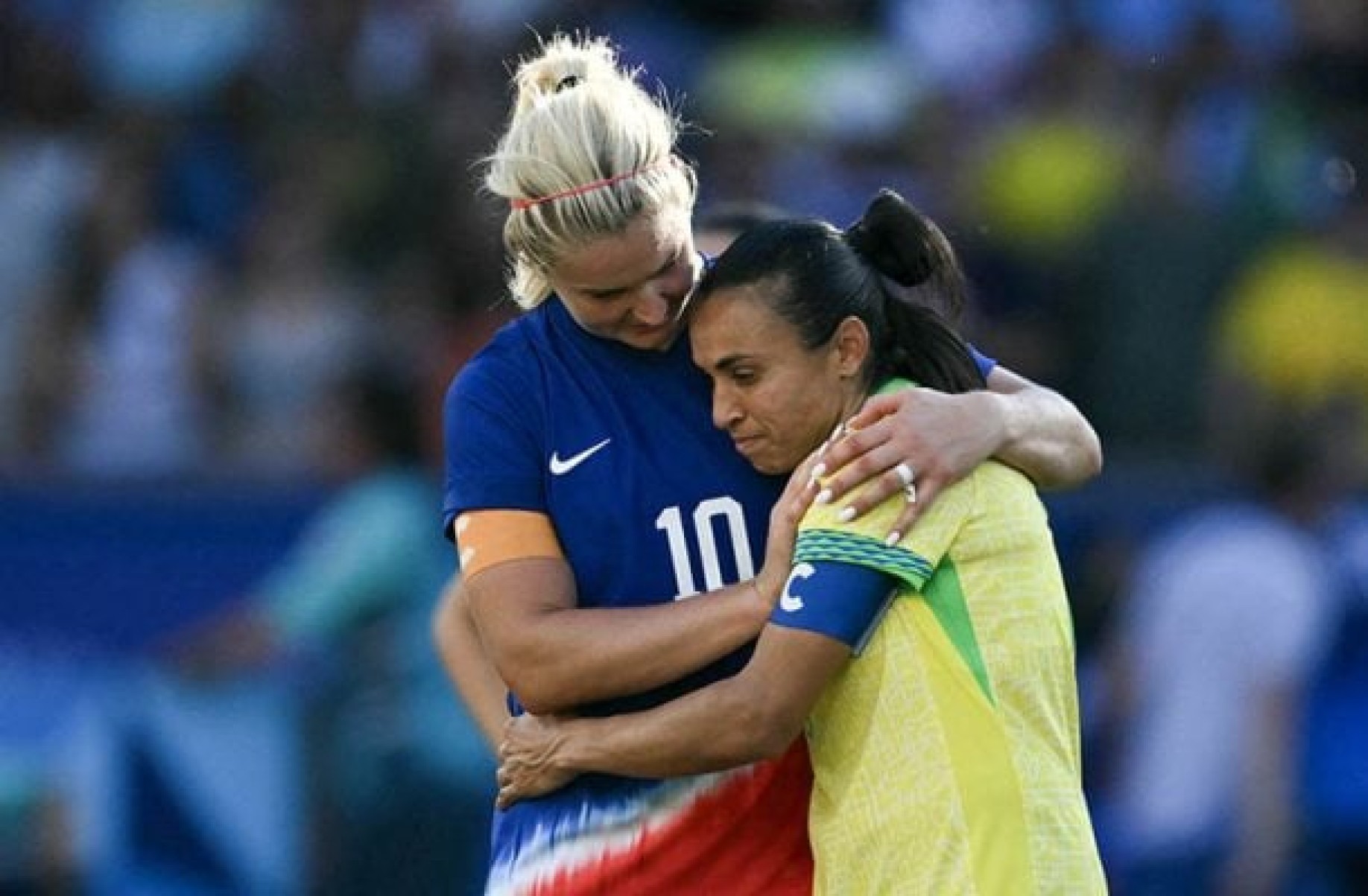 Ninguém segura! Marta é a maior medalhista do futebol brasileiro