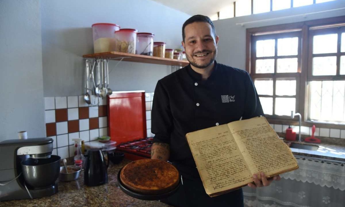 O chef Eberton Borodinas encontrou na garagem da casa da sogra o caderno de receitas da família com cerca de 400 páginas