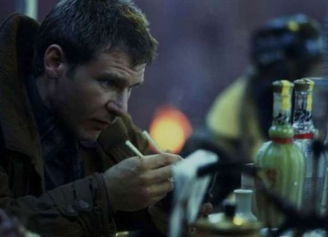 Robôs e gastronomia: no filme 'Blade Runner': o personagem de Harrison Ford aparece comendo um prato asiático -  (crédito: Blade Runner/Reprodução)