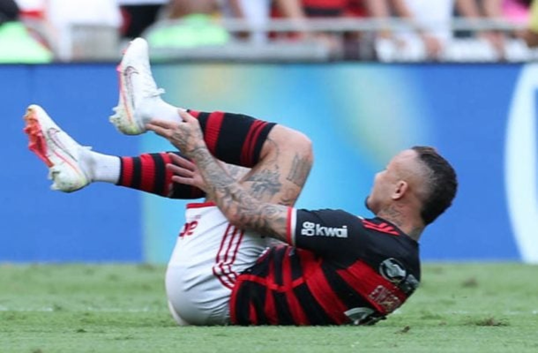 Cebolinha fará cirurgia e está fora da temporada do Flamengo. Viña também vai operar