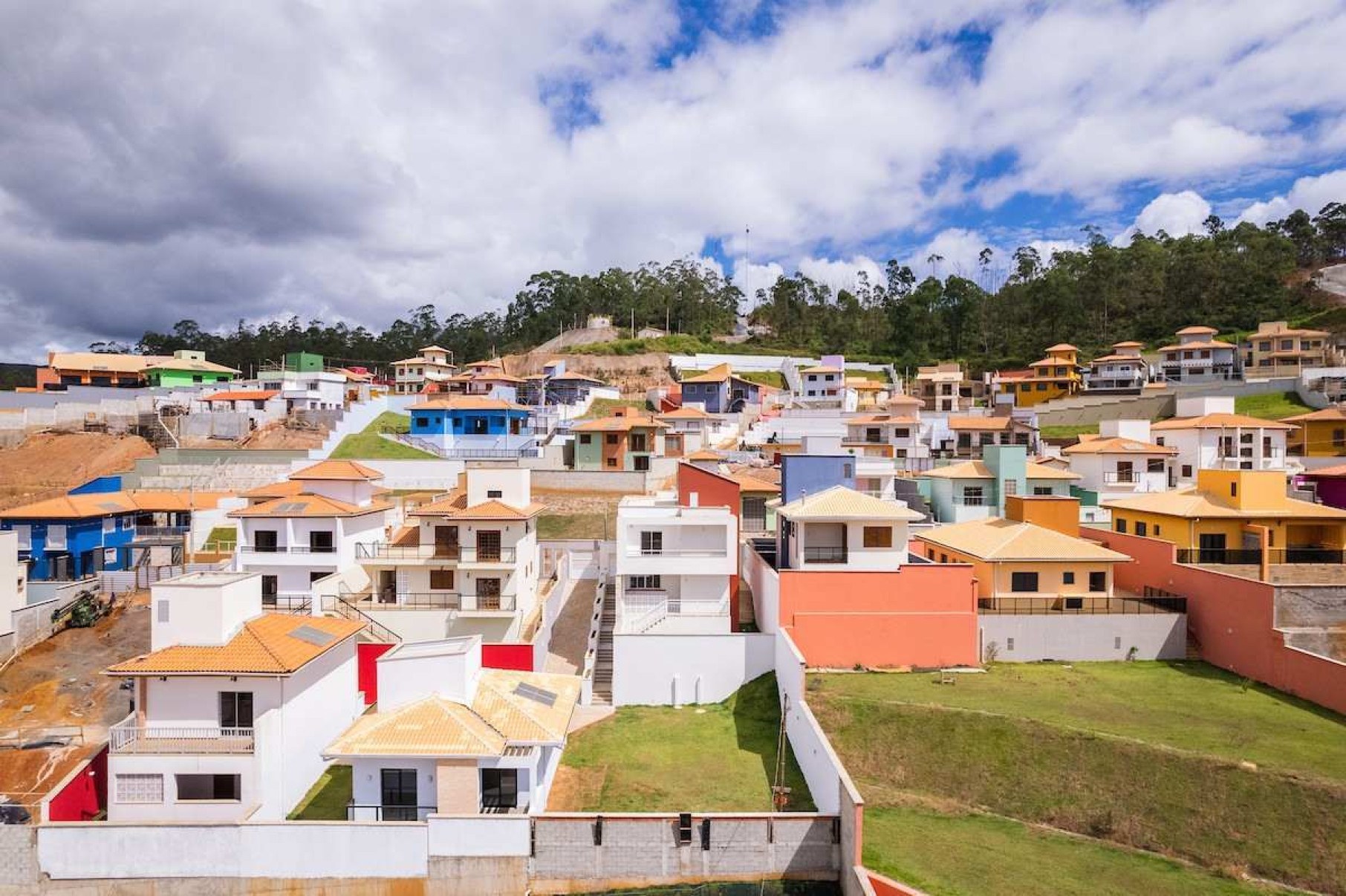 Atingidos por tragédia de Mariana temem IPTU e contas de novas casas