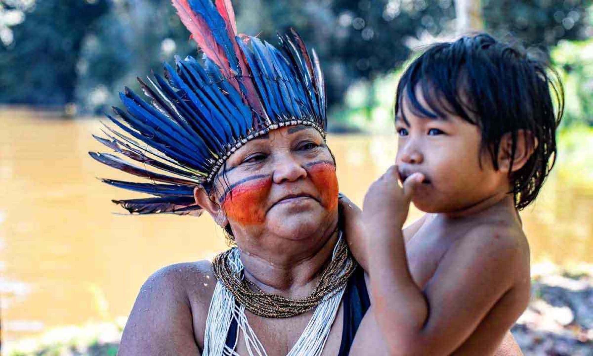 'Pisar suavemente na Terra', com narração de Krenak, dá voz aos indígenas