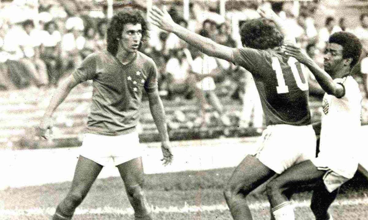 O ex-lateral-direito Nelinho foi um dos principais nomes do Cruzeiro campeão da Libertadores de 1976 e vice do torneio no ano seguinte -  (crédito: Arquivo/EM/D.A Press – 18/11/1979)