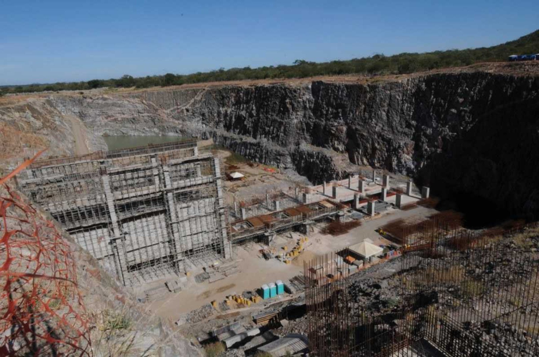 Construção do canal de transposição do Rio São Francisco: obras de âmbito nacional terminou judicializada, diante da dificuldade de resolução de confiltos 