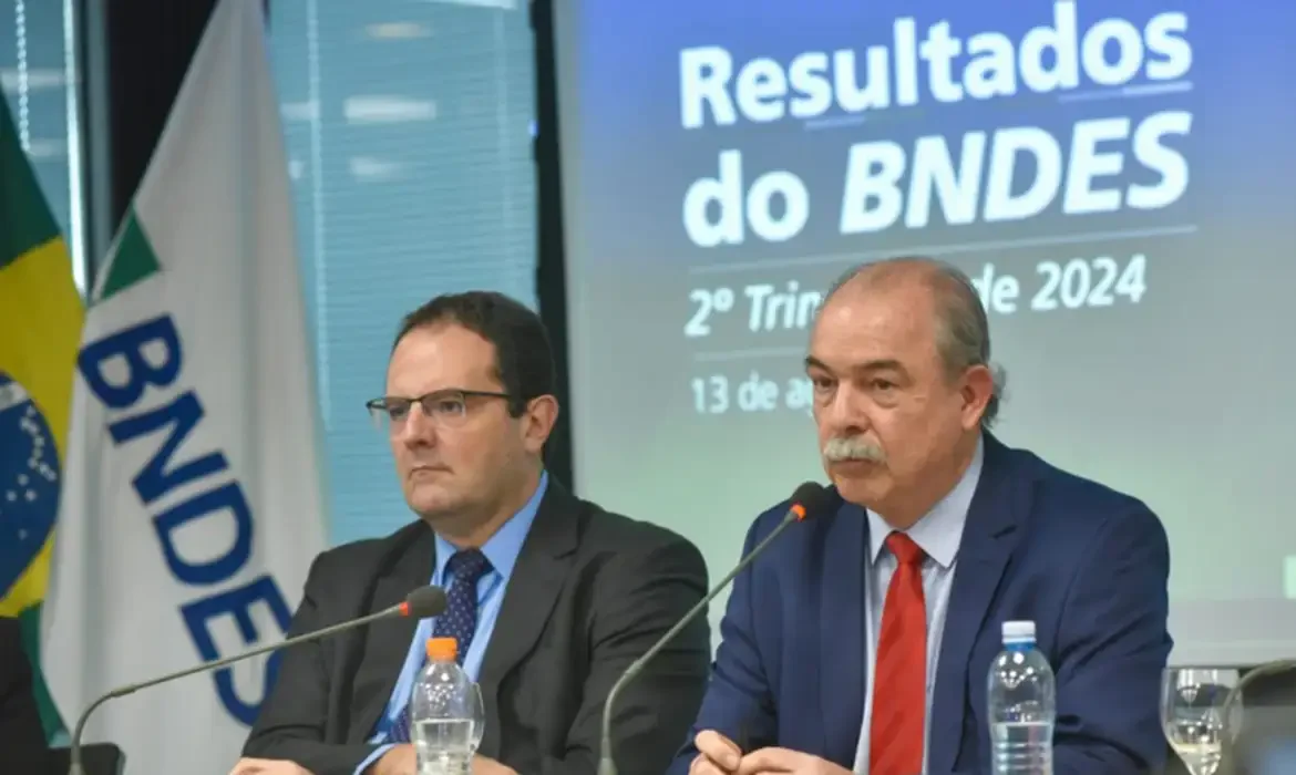 BNDES estima transferir ao Tesouro mais de 100% do lucro de 2023 -  (crédito: EBC - Economia)