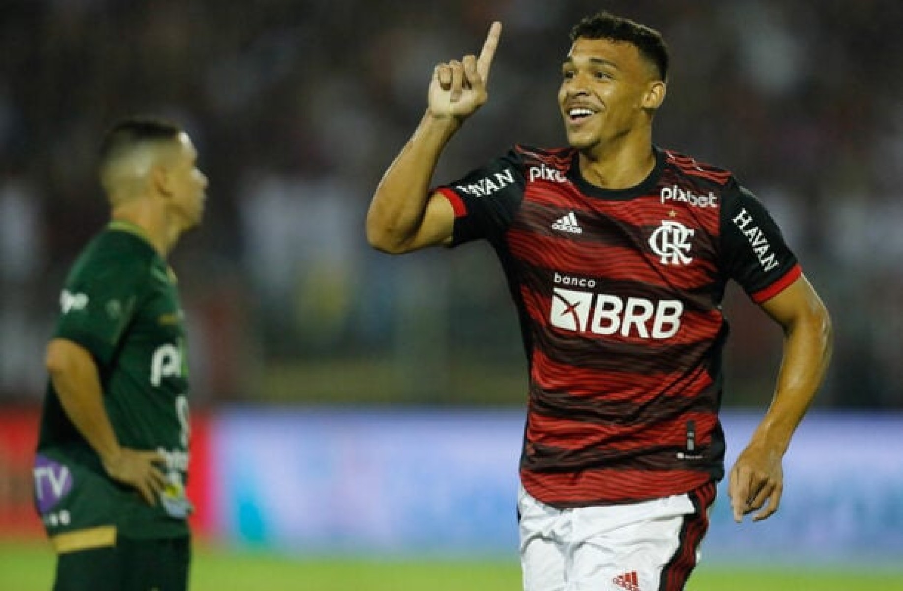 Victor Hugo, do Flamengo, entra na mira de clube inglês