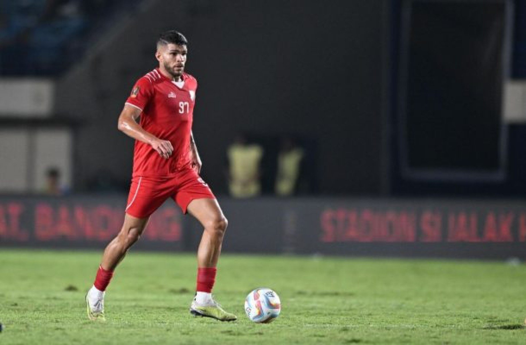 Brasileiro brilha em estreia na Liga da Indonésia: ‘Feliz’