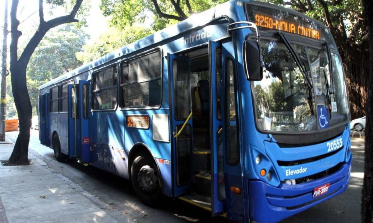 Entre as operações especiais detalhadas pela PBH, estão 1,4 mil viagens de ônibus a mais -  (crédito: Jair Amaral/EM/D.A Press)