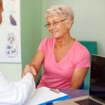 Geriatra tem papel fundamental na preparação para a chegada da menopausa - Freepik