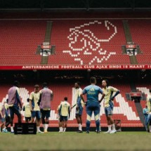 Jogadores do Ajax durante treinamento da equipe -  (crédito: Foto: Divulgação/Ajax)