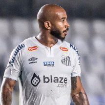 Patrick ainda não engrenou com a camisa do Santos  -  (crédito: Foto: Raul Baretta/ Santos FC)