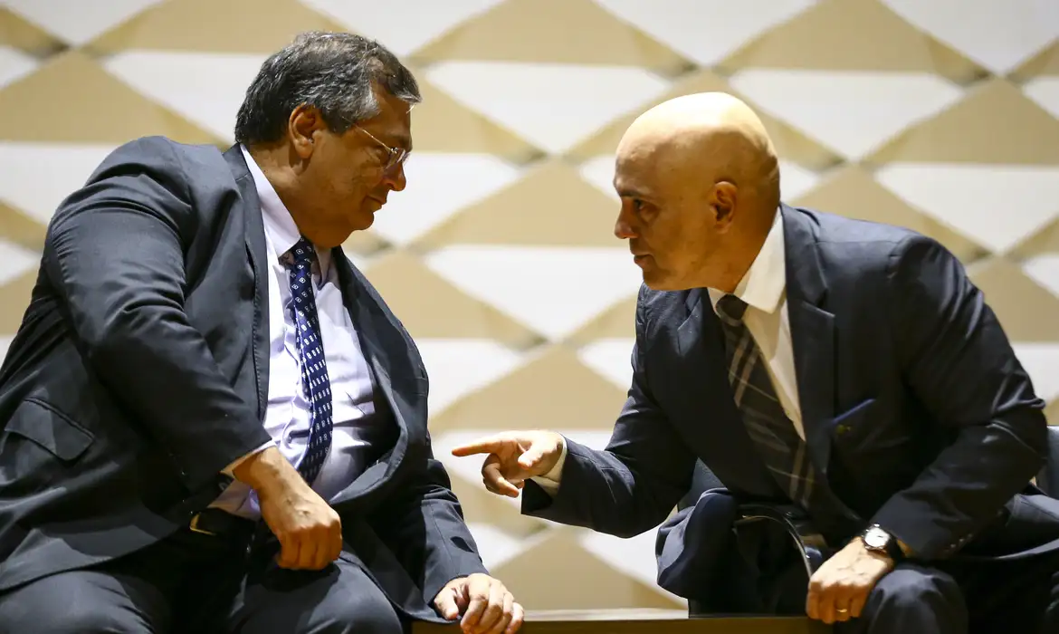 Dino diz que Moraes pediu legalmente relatórios ao TSE -  (crédito: EBC)