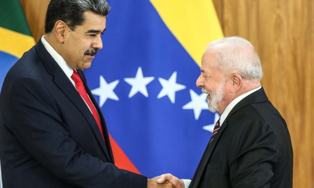 O presidente da república Luiz Inacio Lula da Silva recebendo o presidente da venezuela Nicolás Maduro no Palacio do Planalto, em julho de 2023 -  (crédito:  Gabriela Biló /Folhapress)