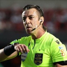 Árbitro Raphael Claus durante Palmeiras x São Paulo, pelo Brasileirão-2023 -  (crédito: Foto: Cesar Greco/Palmeiras/by Canon)