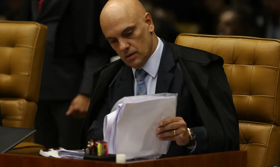 Moraes eleva multa contra rede social X por descumprimento de decisão  -  (crédito: EBC)