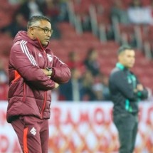 Roger Machado conquista sua primeira vitória como treinador do Internacional depois de seis partidas -  (crédito: Foto: Ricardo Duarte/Internacional)