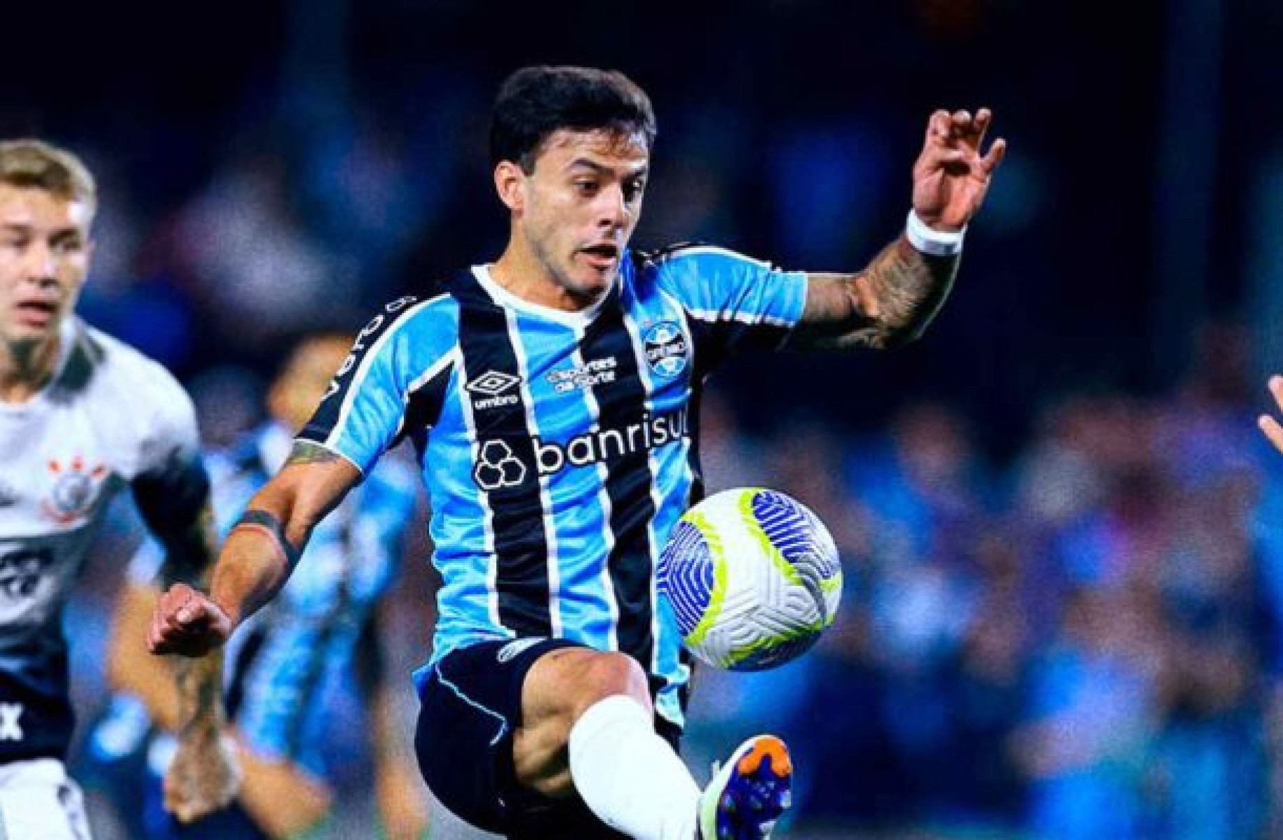 Grêmio confirma empréstimo de meio-campista para clube da MLS