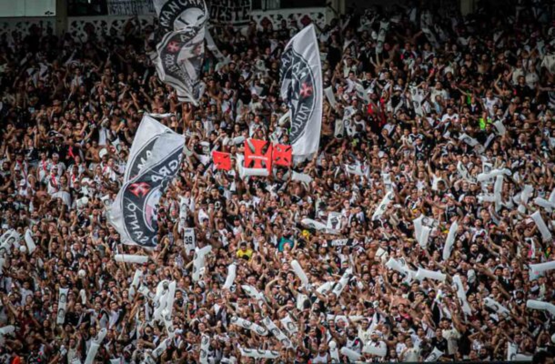 Torcida do Vasco esgota ingressos de visitante para duelo com o Criciúma