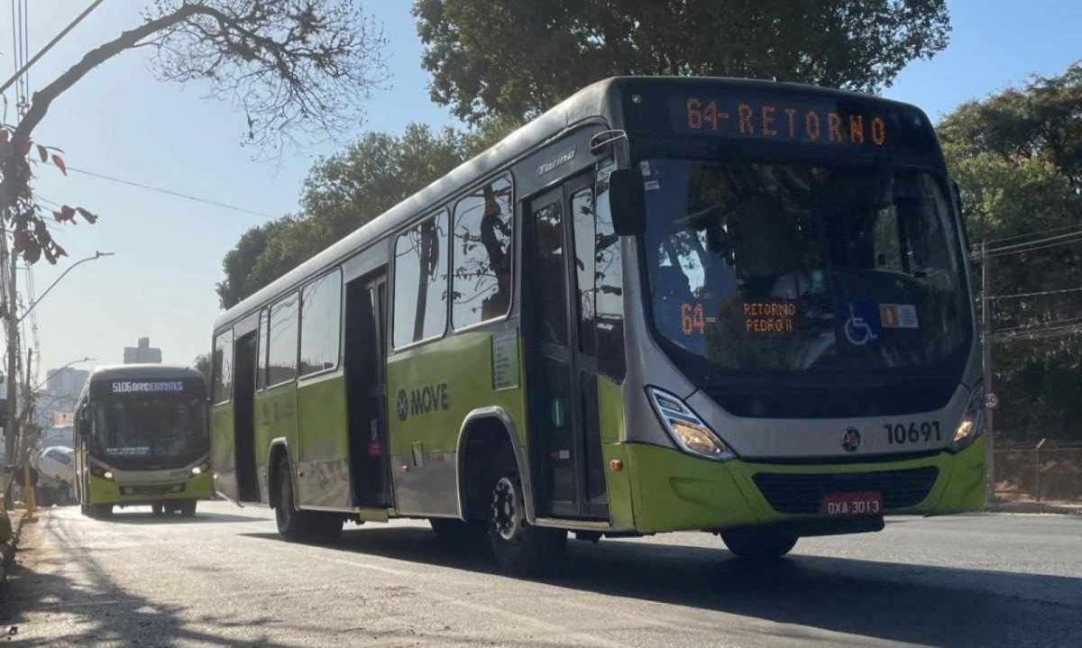 Passageiros enfrentam atrasos de até 40 minutos devido aos desvios no trânsito no entorno do Mineirão, em BH, para o circuito da Stock Car  -  (crédito: Denys Lacerda/EM/D.A.Press)