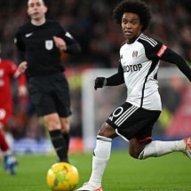 Willian fica sem clube e busca novo desafio na temporada 2024/25  -  (crédito:  Foto: Paul Ellis/AFP via Getty Images)