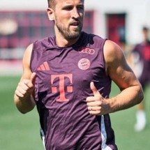 Kane treina com afinco para comandar o ataque do Bayern no duelo desta sexta-feira contra -  (crédito: Foto: Divulgação/Bayern)