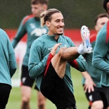 Jogadores do Liverpool durante treinamento da equipe -  (crédito: Foto: Divulgação/Liverpool)