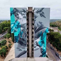 ‘Icarus’, mural da artista Judith de Leeuw, em conjunto residencial dos anos 1970, em roma