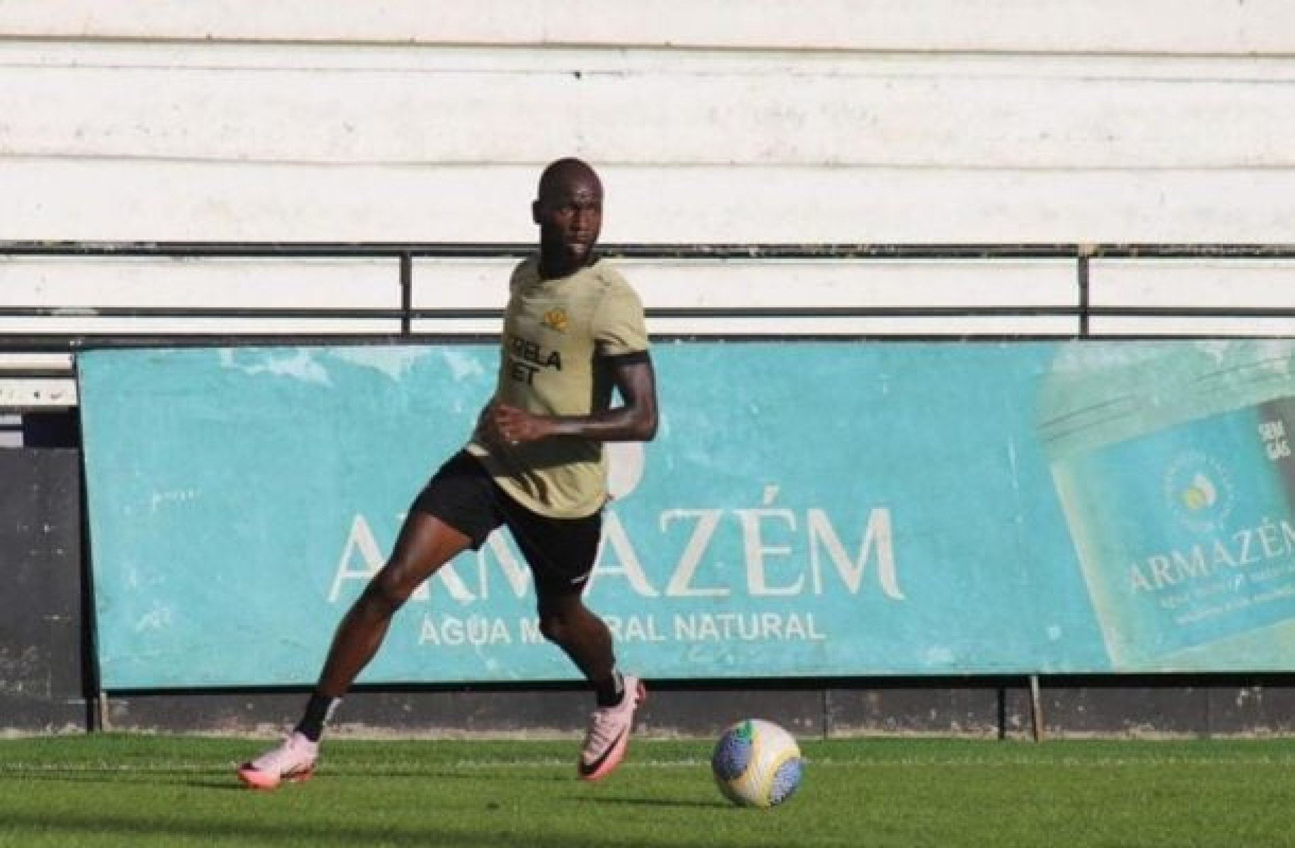 Allano, do Criciúma, projeta confronto contra o Vasco