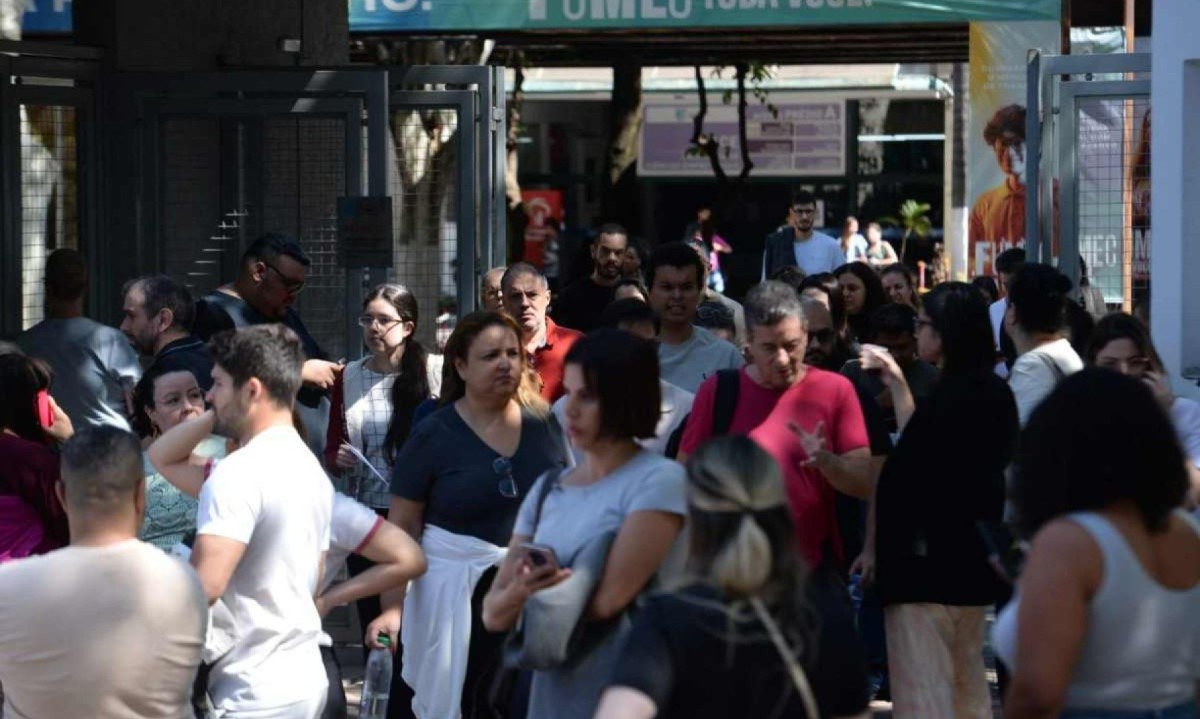 Mais de 61 mil candidatos vão fazer a prova do Concurso Público Nacional Unificado em Belo Horizonte neste domingo (18/8) -  (crédito: Túlio Santos/EM/D.A.Press)