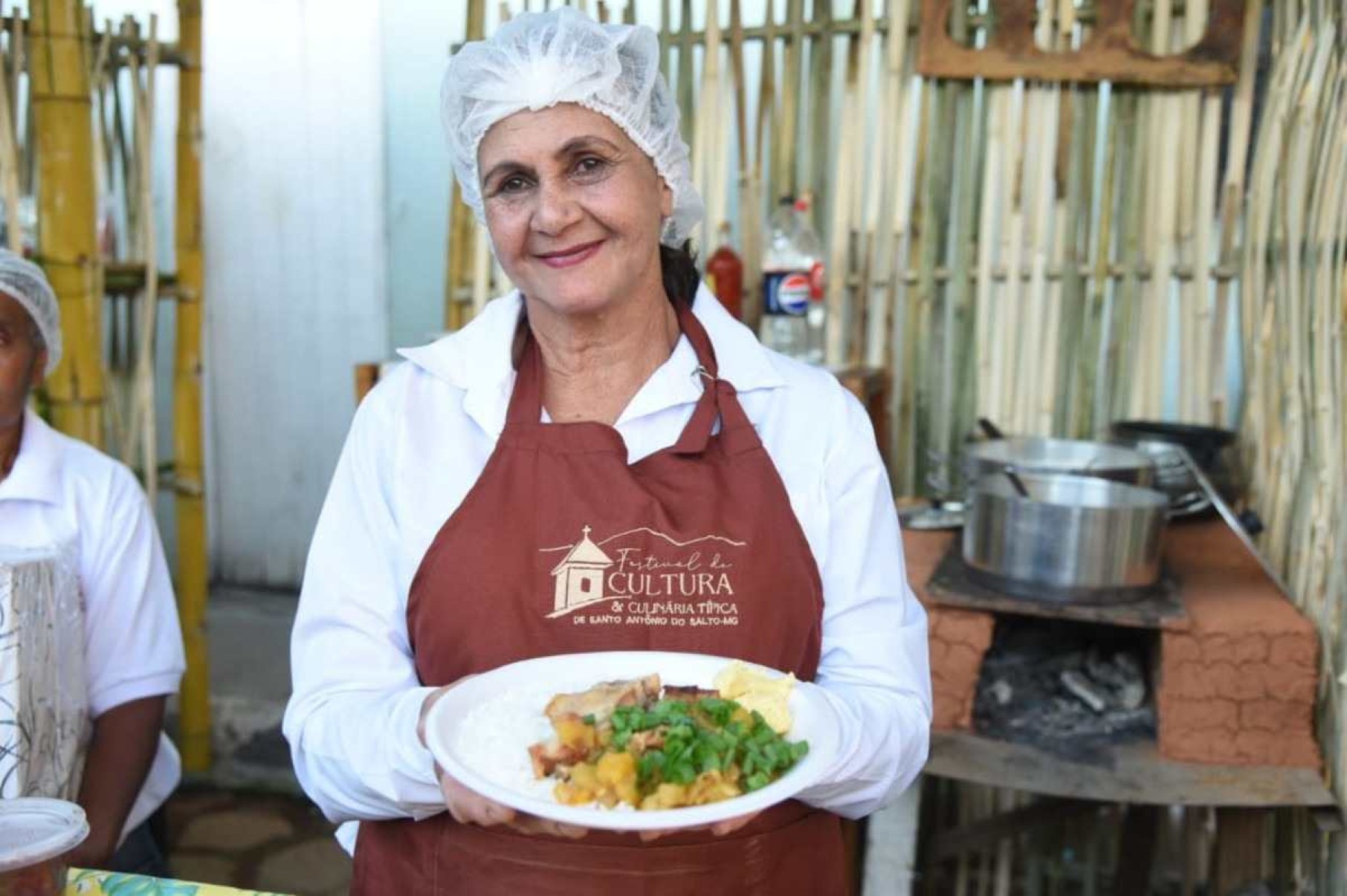 Heloisa Moutinho, vencedora do concurso com o prato de mamão refogado com costelinha de porco