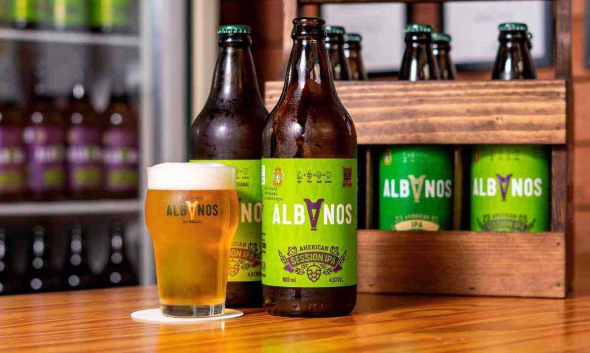 Albanos Session Ipa, cerveja produzida em Minas, é a melhor do mundo -  (crédito: Thiago Henrique/Divulgação)