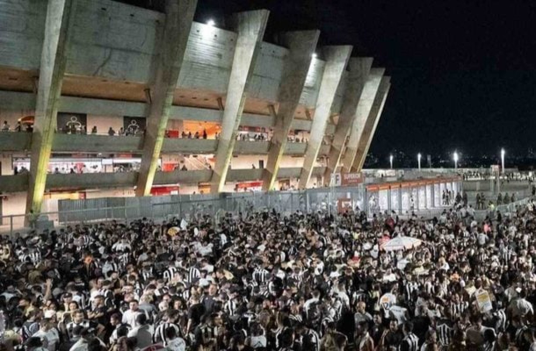 Atlético confirma mudança de local para o jogo contra o Fluminense: será no Mineirão