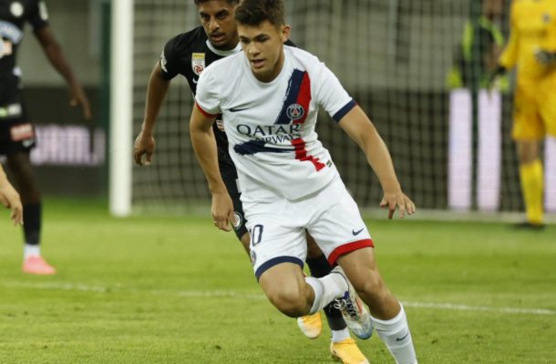 Ex-Corinthians, Gabriel Moscardo é emprestado pelo PSG para clube da França