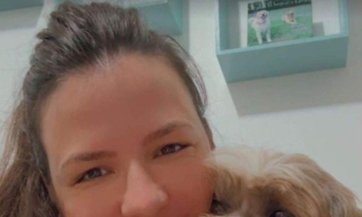 Juíza nomeou a médica veterinária Aline München, da clínica My Clinic Saude Animal, como cuidadora do cachorro até a conclusão do processo -  (crédito: Reprodução/Instagram/@myclinic_saudeanimal)