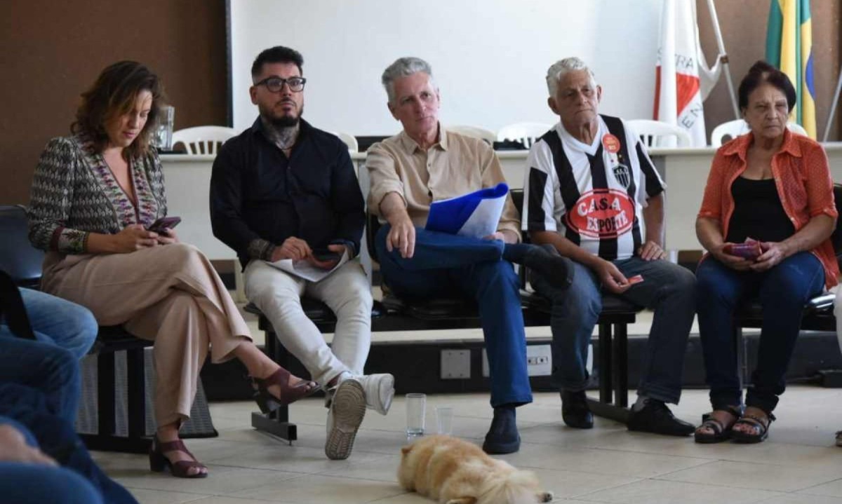 Rogério Correia se reuniu com servidores públicos e se comprometeu com pauta apresentada pela categoria -  (crédito: Gladyston Rodrigues/ EM/D.A.Press)