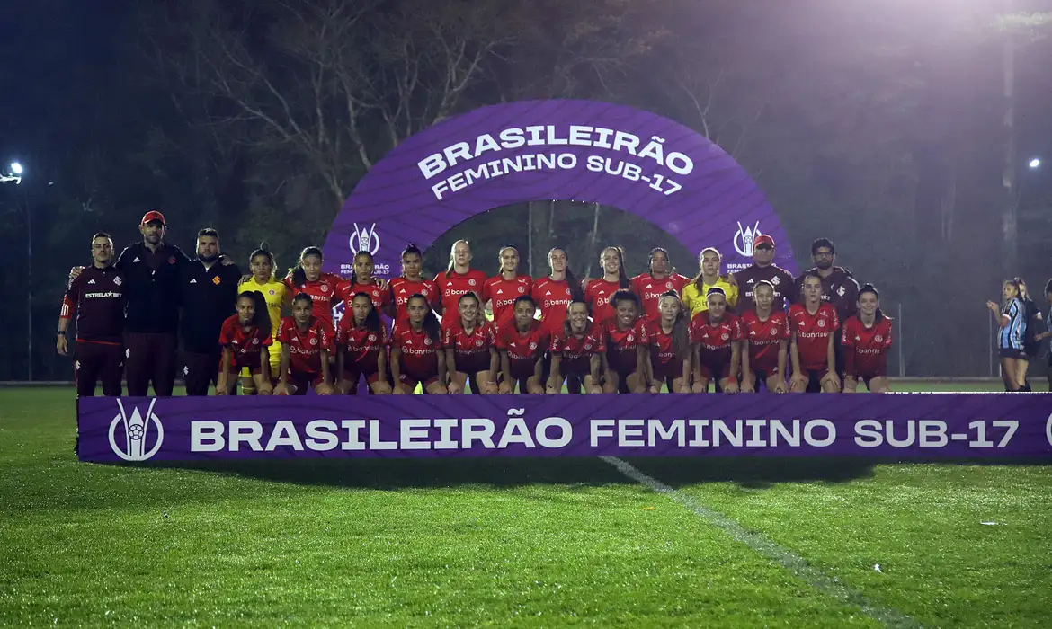 Brasileiro Feminino Sub-17: Inter vence Grêmio para ficar com título -  (crédito: EBC)