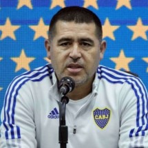 Presidente do Boca, Riquelme se irrita e abandona entrevista - No Ataque Internacional