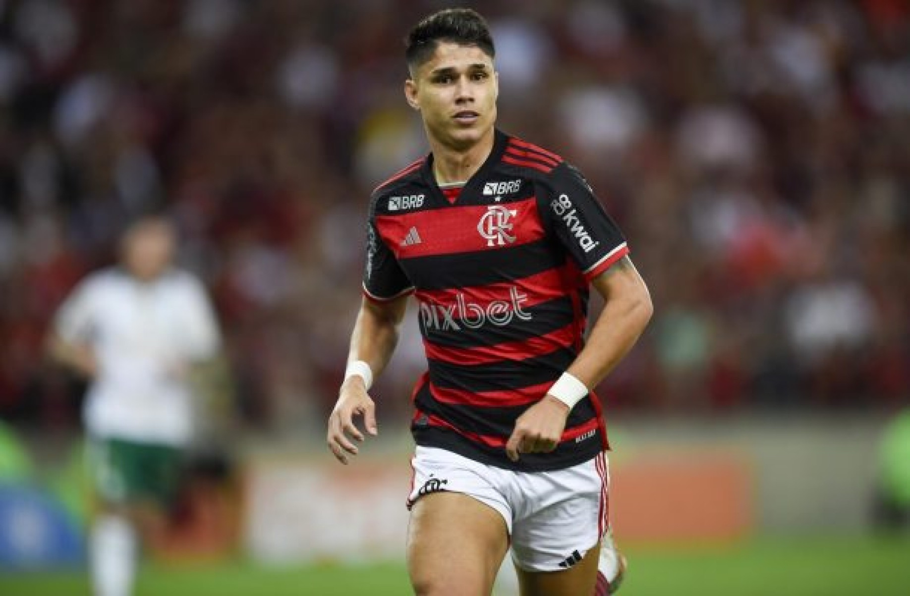Flamengo pode contar com retorno de De la Cruz e Luiz Araújo contra o Bolívar