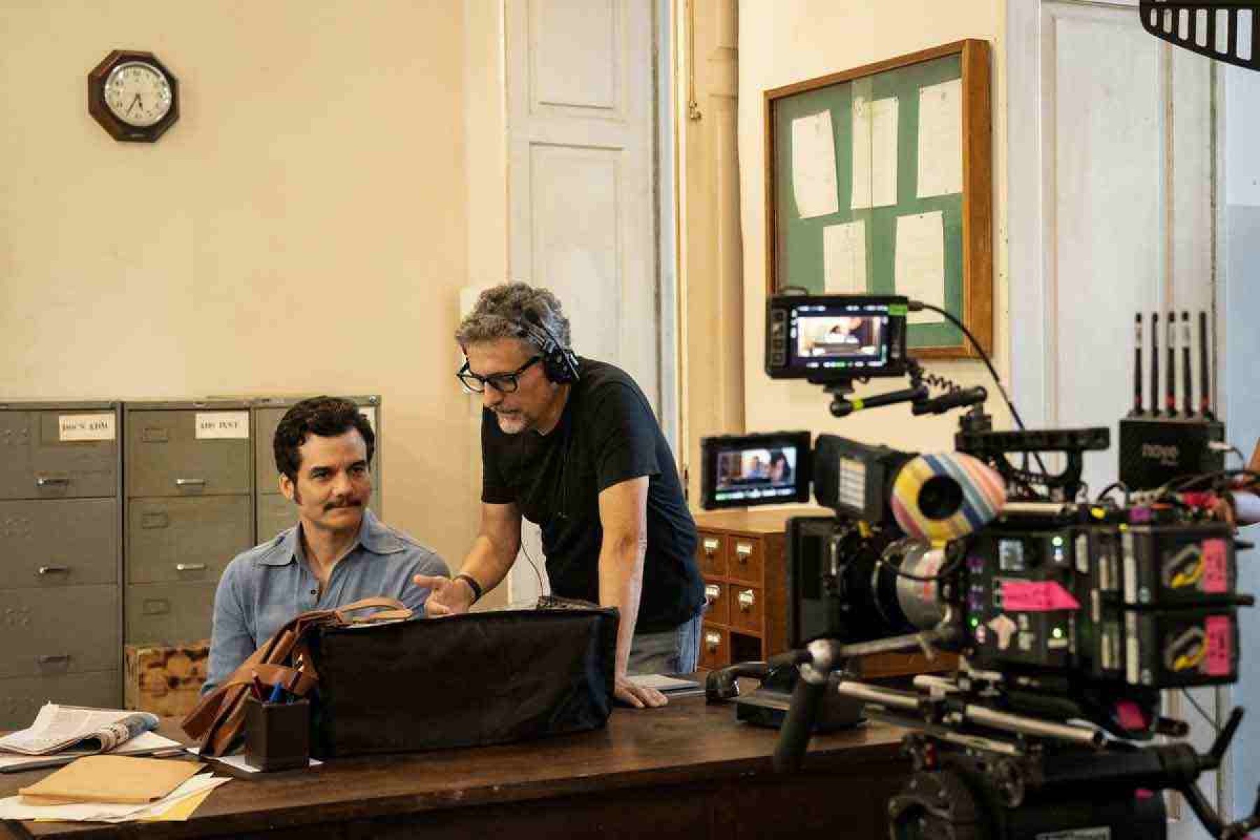 Kleber Mendonça Filho encerra as filmagens de 'O agente secreto'