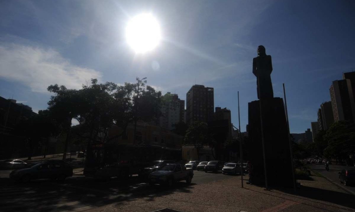 Um bloqueio atmosférico está afetando parte do país e mantendo as temperaturas elevadas
 -  (crédito: Leandro Couri/EM/D.A Press)