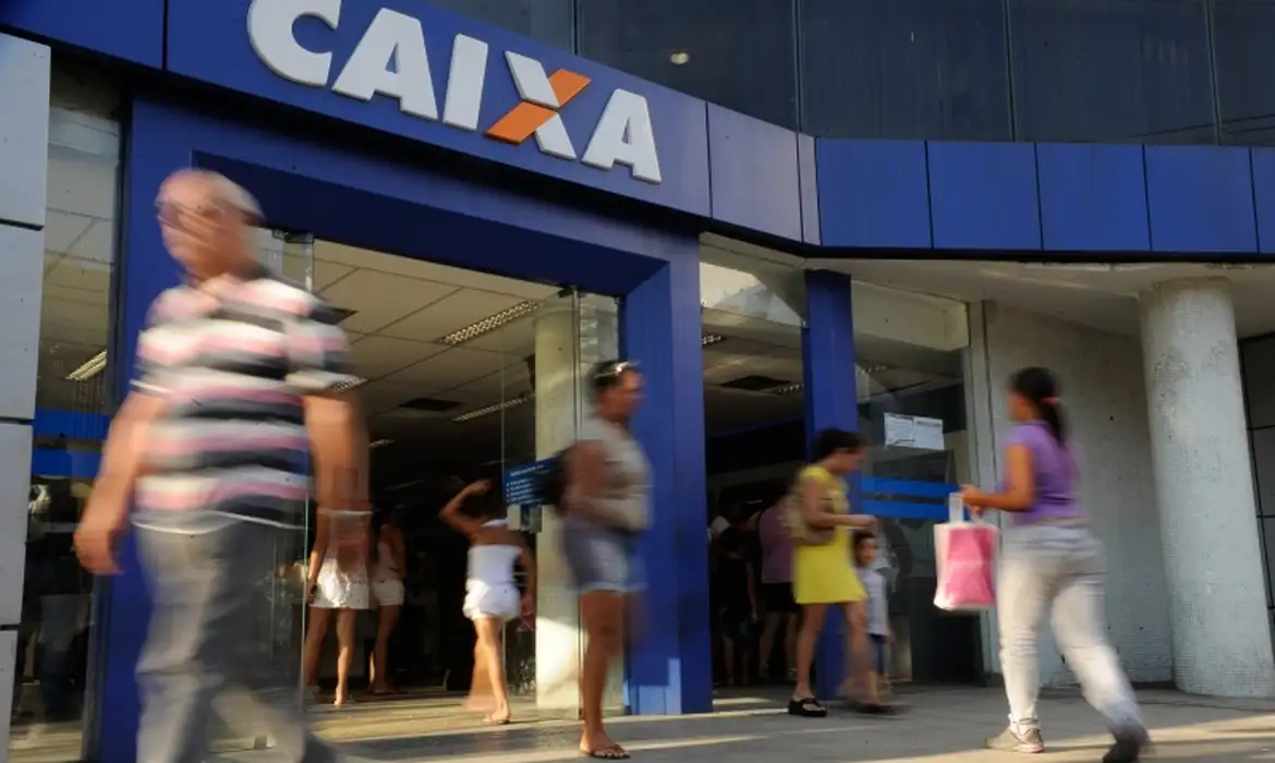 Caixa paga Bolsa Família a beneficiários com NIS de final 3 -  (crédito: EBC)