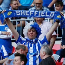 Torcida do Sheffield Wednesday agora não pode ir a jogos com camisas 'piratas' -  -  (crédito: IAN KINGTON/AFP via Getty Images)