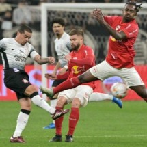 Ramón Díaz pede mais equilíbrio ao Corinthians nos jogos de copa -  (crédito: Foto: Nelson Almeida/AFP via Getty Images)