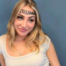 Modelo do OnlyFans tatua nome de Donald Trump na testa; veja vídeo - Reprodução/Instagram