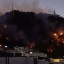 Incêndio de grande proporção atinge unidade de conservação em cidade de MG - Redes sociais/Reprodução