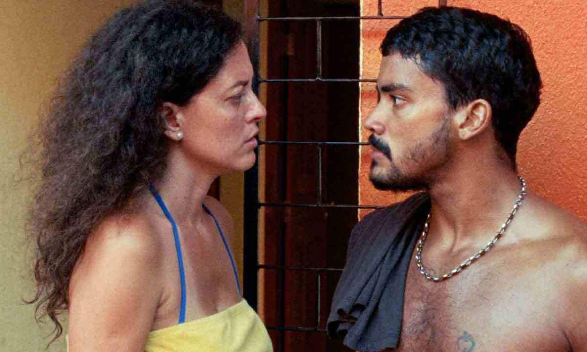 Diretor de 'Motel Destino' explica significado das cenas de sexo no filme